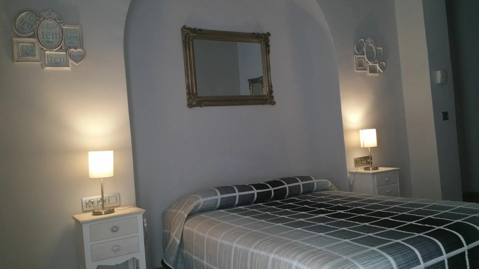 Guest house Hostal Mimi Las Ramblas Barcelona Spain