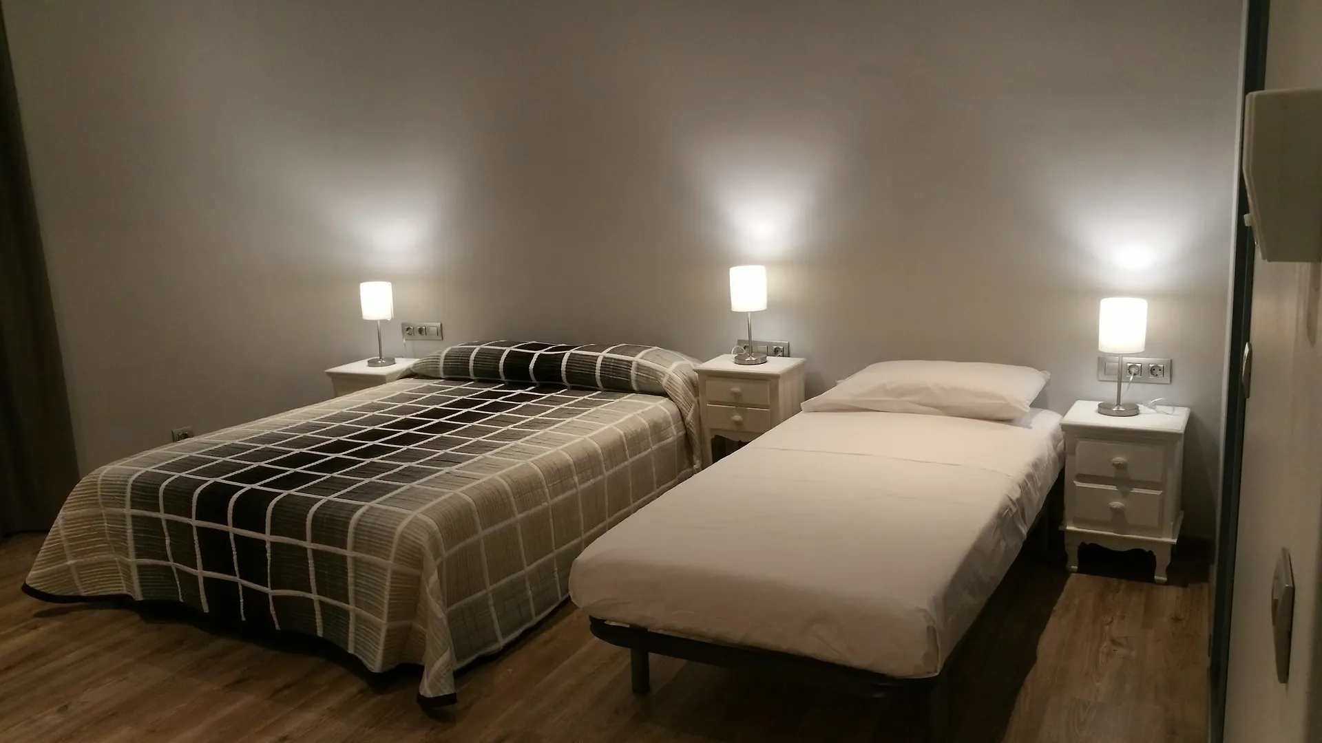 Hostal Mimi Las Ramblas Barcelona Spain
