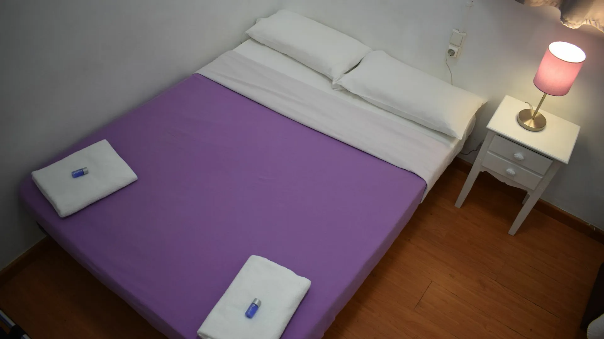 Hostal Mimi Las Ramblas Barcelona Guest house