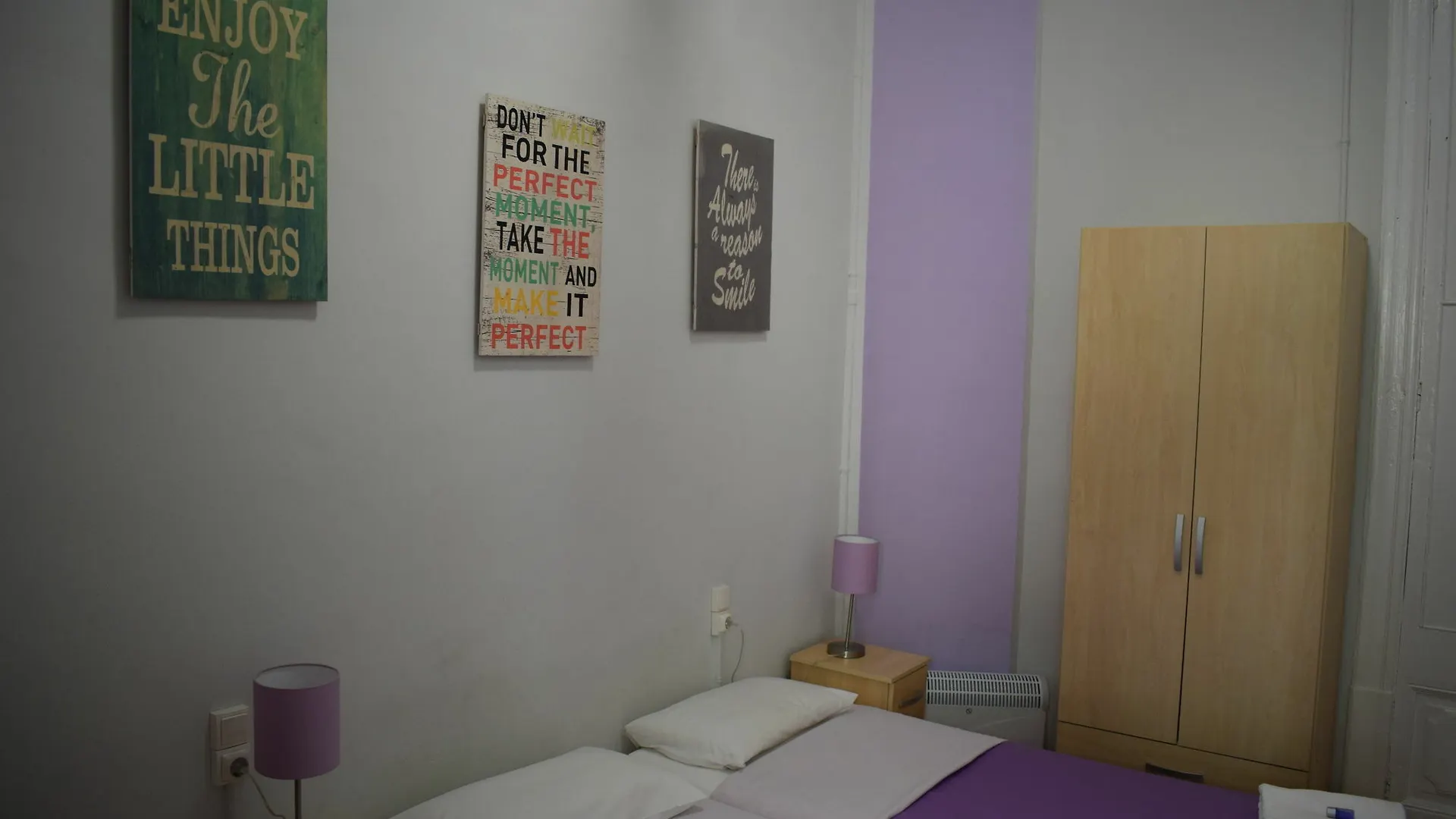Hostal Mimi Las Ramblas Barcelona Guest house