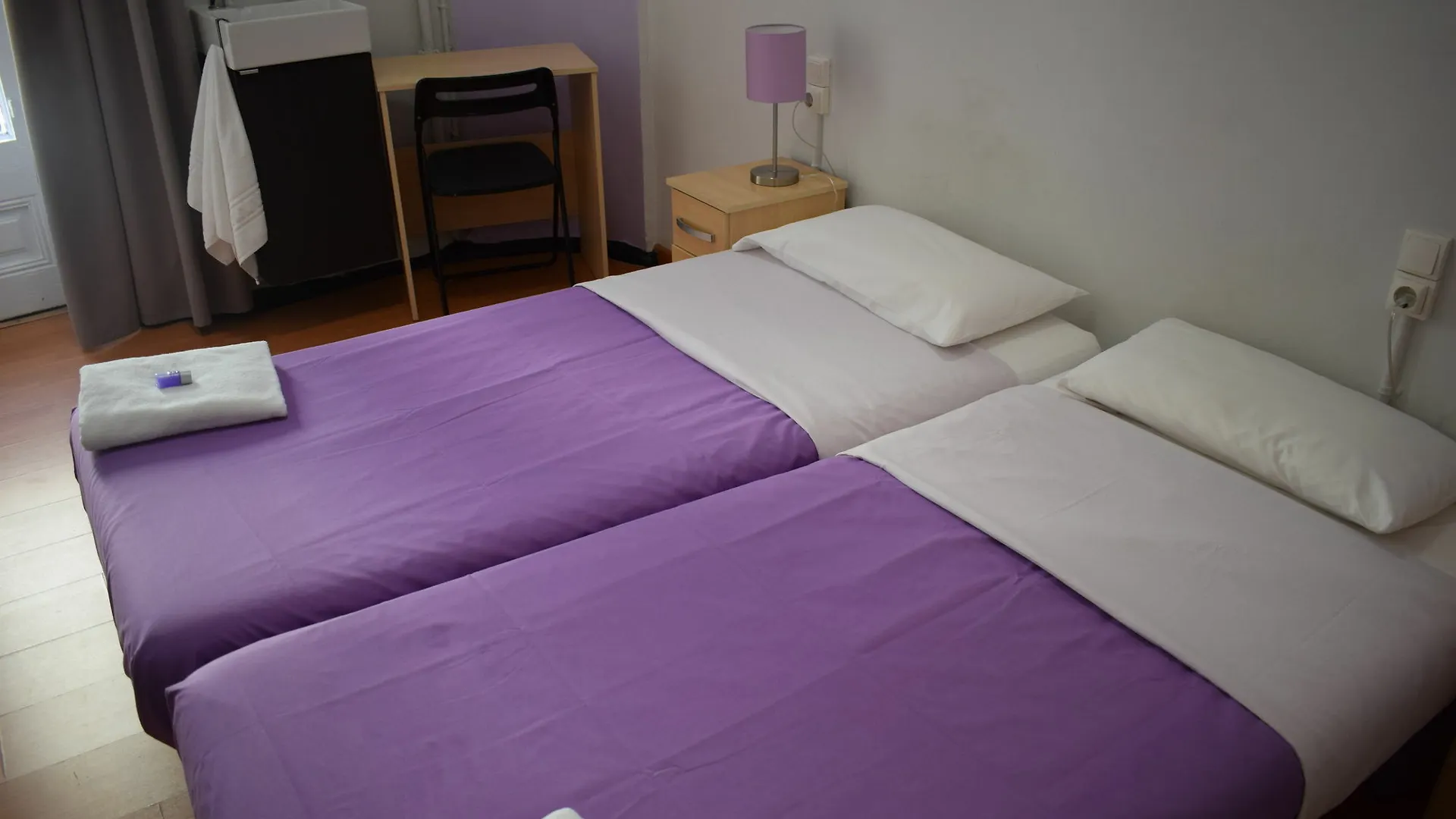 Hostal Mimi Las Ramblas Barcelona 0*,  Spain