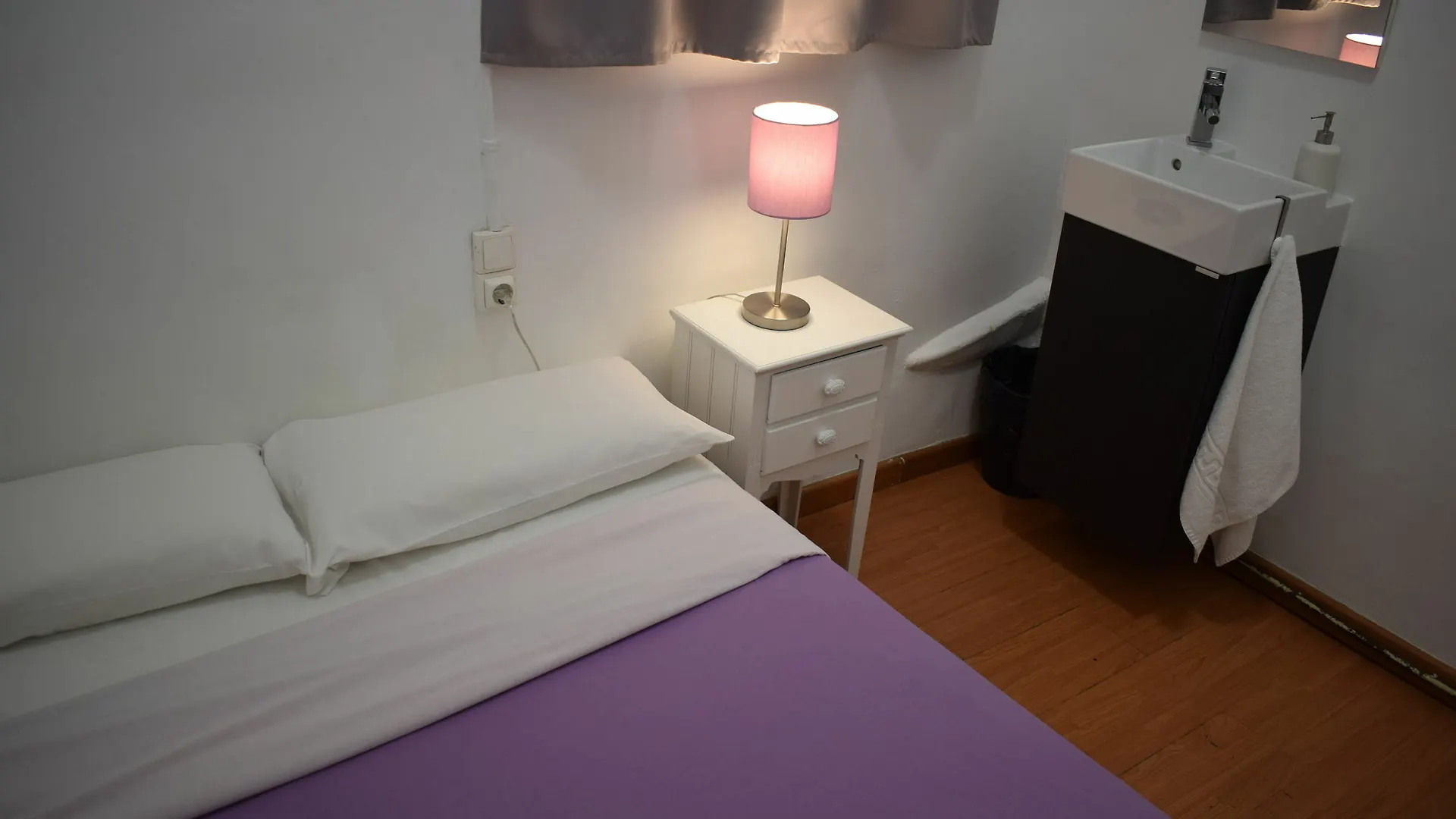 Hostal Mimi Las Ramblas Barcelona